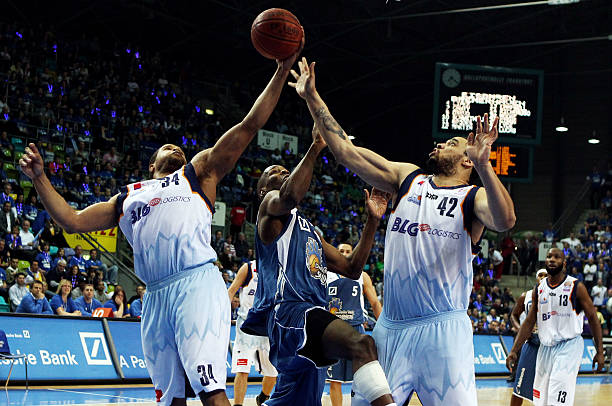 凭借出色的 凭借出色的