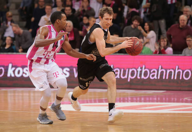 而伊萨克如 而伊萨克如