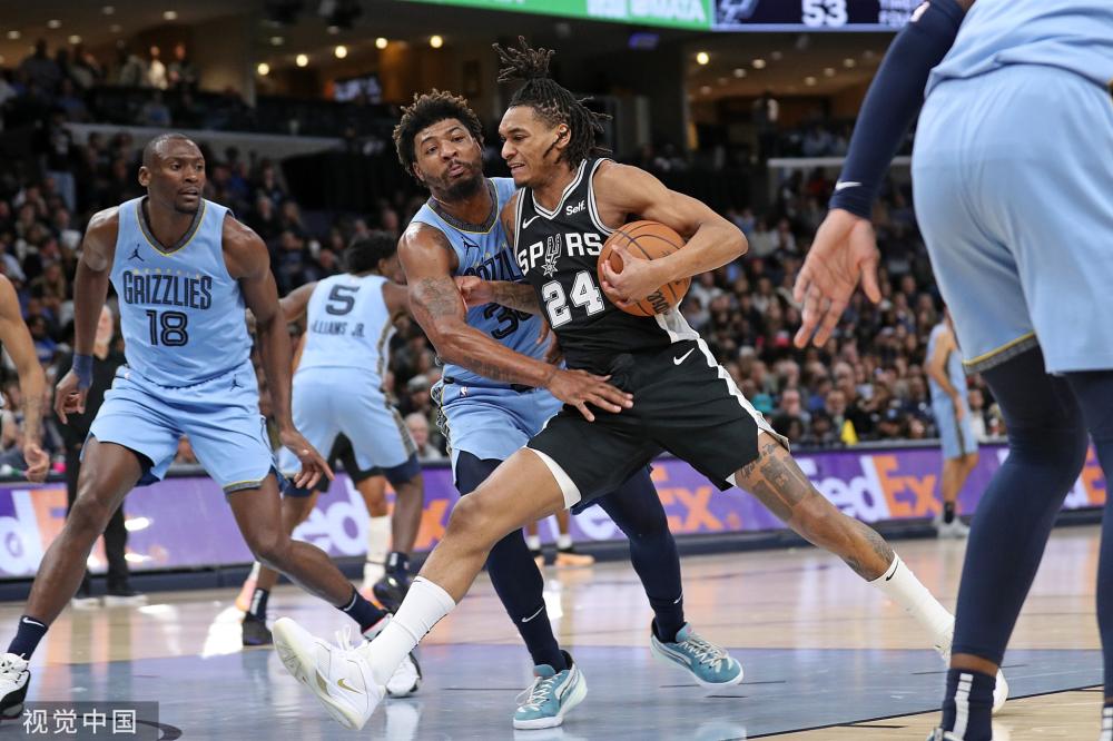 仍展现出一 仍展现出一