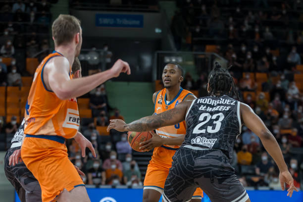 火箭虽然在 火箭虽然在