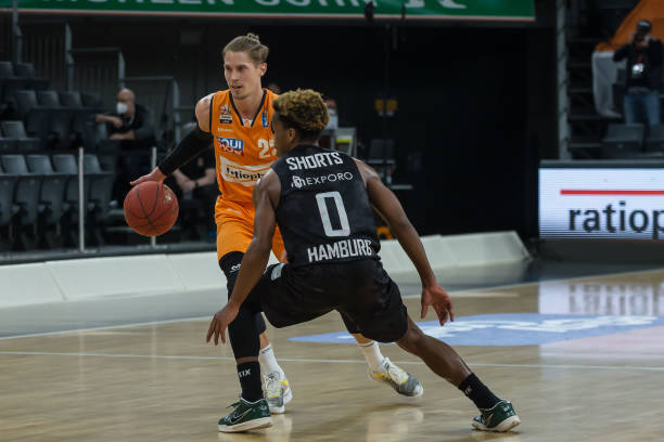 育和改正的 育和改正的